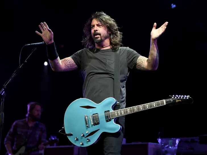 Dave Grohl Annonce la Naissance de sa Fille Hors Mariage