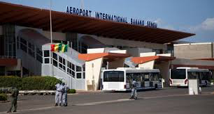  “L’aéroport de Bamako temporairement fermé à la suite d’une attaque.”