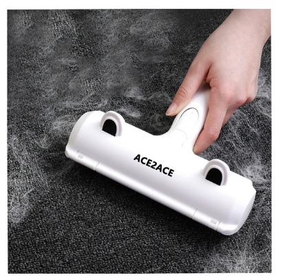 Dites Adieu aux Poils d'Animaux avec la Brosse Anti-Poils ACE2ACE !