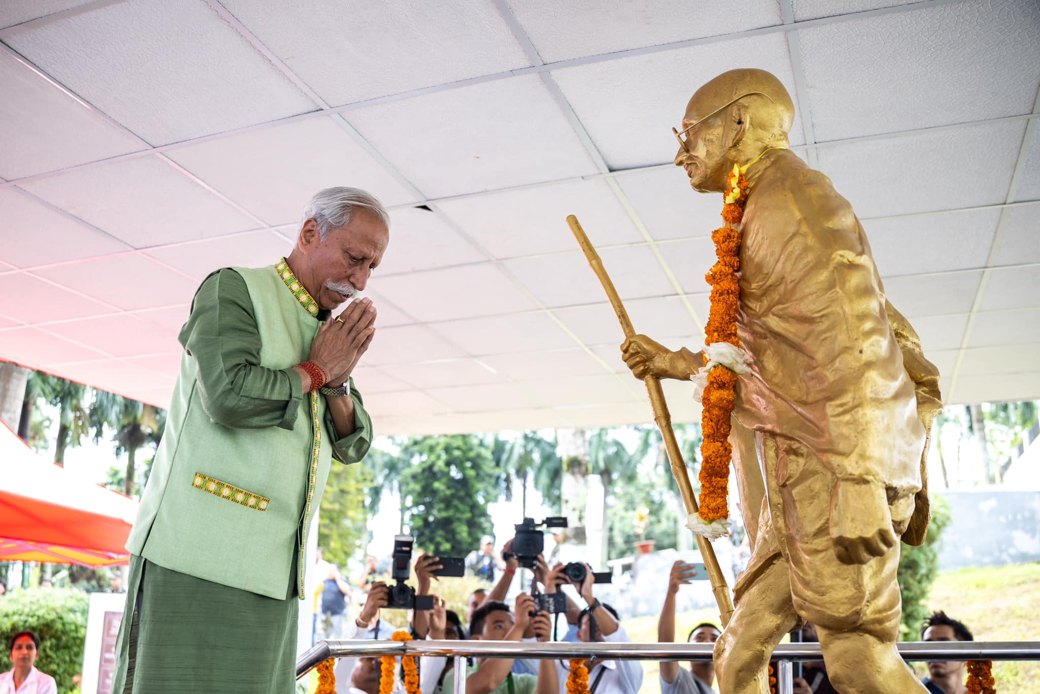 L’Inde Célèbre l’Anniversaire de la Naissance du Mahatma Gandhi, Rendant Hommage à son Héritage de Non-Violence et de Vérité