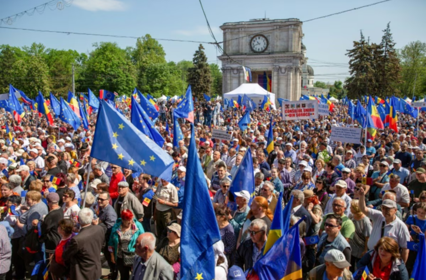  Référendum en Moldavie : Le “Oui” à l’Union Européenne l’emporte de justesse malgré les tensions avec la Russie