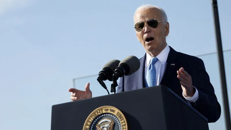 Biden critiqué après avoir qualifié les partisans de Trump de « déchets »