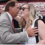 Nick Saban répond avec humour à la blague de Shane Gillis sur les "tricheurs"