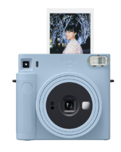 À moins de 140 $, cet appareil photo Fujifilm Instax Square SQ1 capture chaque instant avec style et simplicité