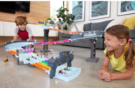 Hot Wheels Mario Kart Rainbow Road Raceway : Transformez votre salon en circuit légendaire