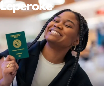 Une créatrice de voyage nigériane vise un record mondial en visitant tous les continents en 70 heures