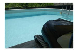 Dolphin E20 vs Zodiac OT3300 : Quel robot nettoyeur choisir pour le Canada ?