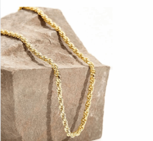 Colliers minimalistes pour un look épuré : l’élégance dans la simplicité