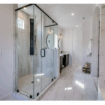 Idées de paroi de douche sur mesure : Notre sélection du top 7 en 2025