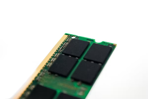 Top RAM 32-64 Go pour Créateurs Vidéo & 3D (2025)