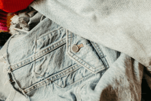 Tenues Tendances 2025 : 15 Looks à Adopter Absolument