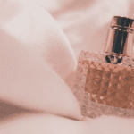 Différence parfum, eau de parfum et toilette : le guide