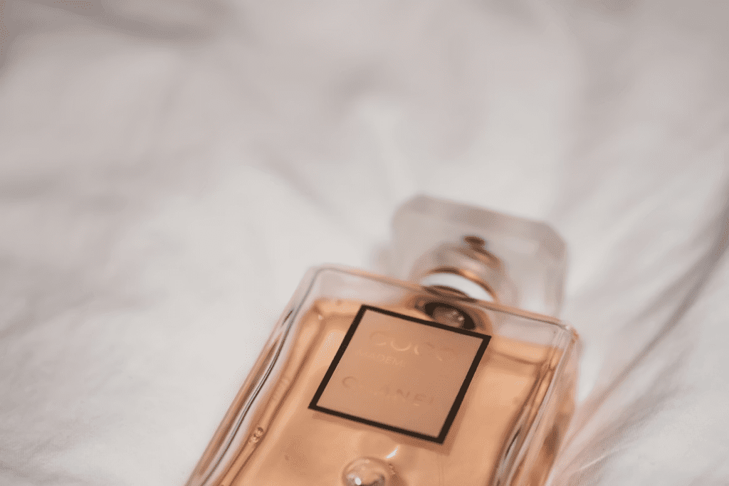 Différence parfum, eau de parfum et toilette : le guide