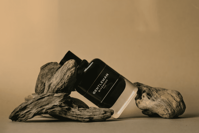 Comprendre les notes olfactives : Le guide simple pour décrypter votre parfum