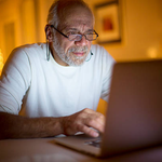 Meilleur ordinateur pour senior : guide d’achat 2026