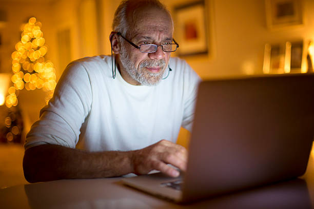 Meilleur ordinateur pour senior : guide d’achat 2026