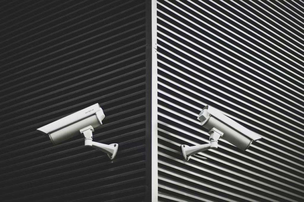 Caméra IP extérieure WiFi 360° : comparatif des meilleurs modèles 2026